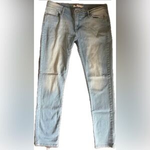 Levi’s 524 faded wash skinny jeans. Juniors size 15.